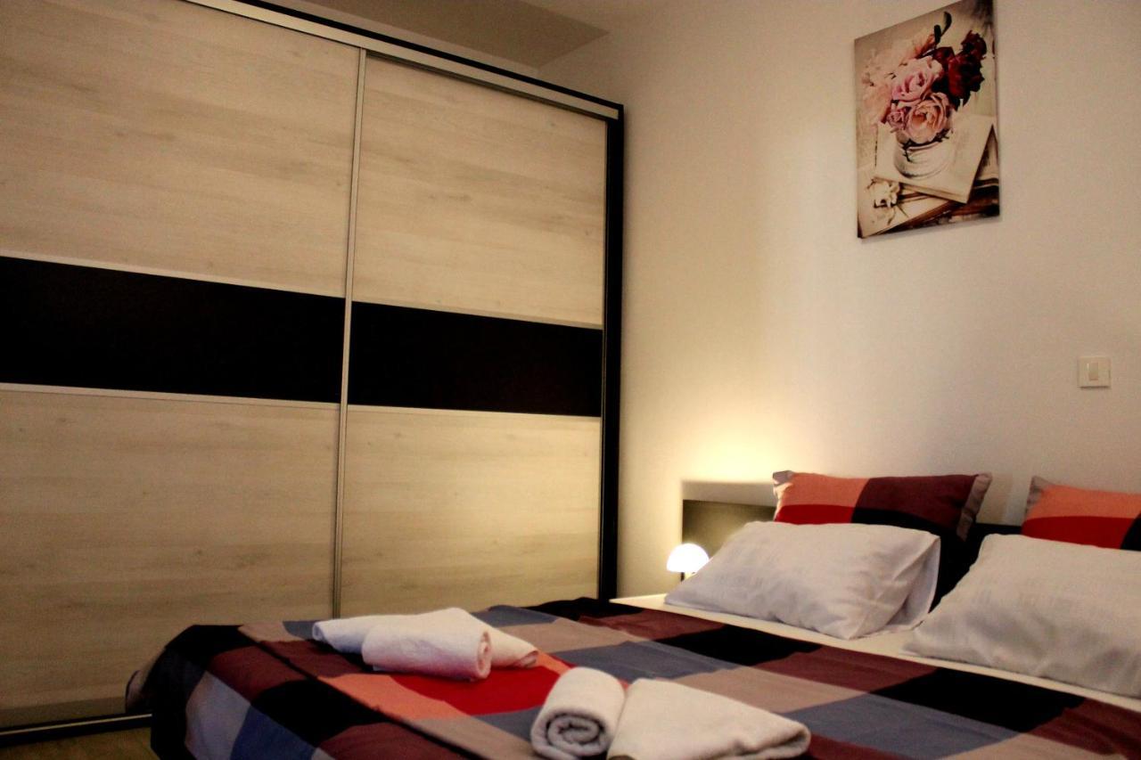 Apartmani Mladenka Малинска Экстерьер фото