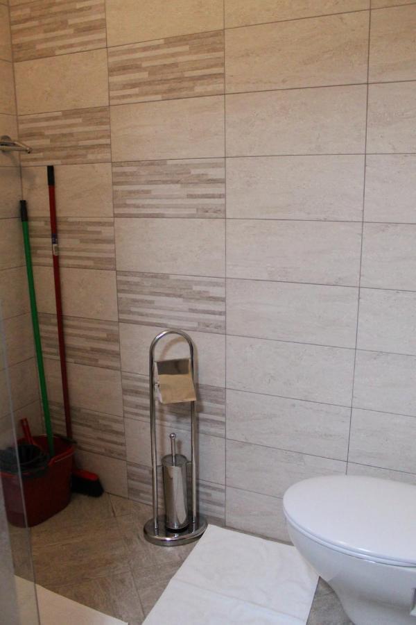 Apartmani Mladenka Малинска Экстерьер фото