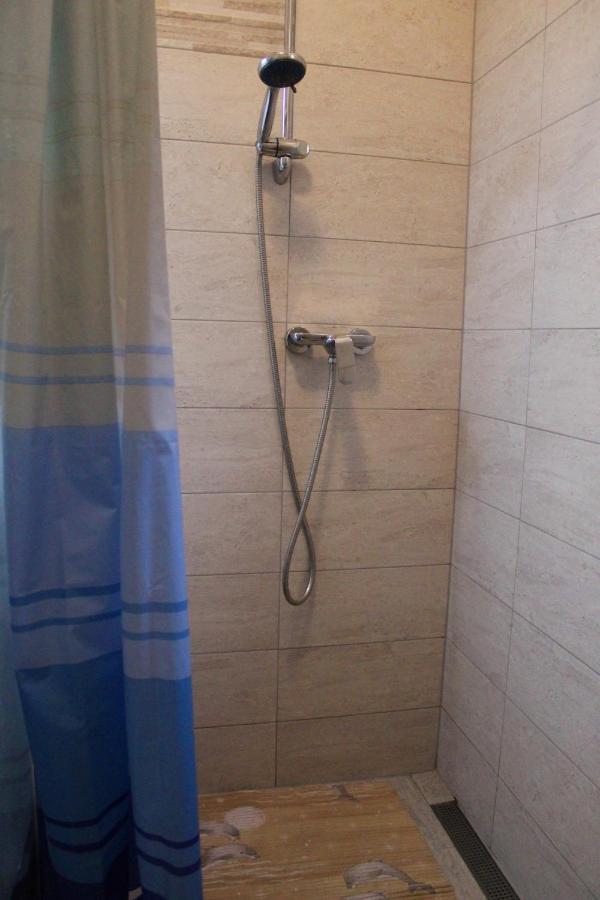 Apartmani Mladenka Малинска Экстерьер фото