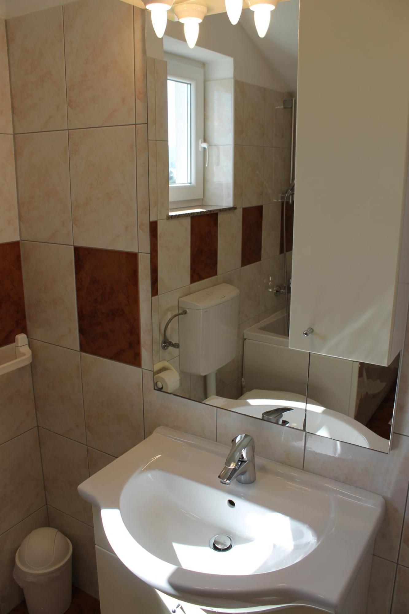 Apartmani Mladenka Малинска Экстерьер фото