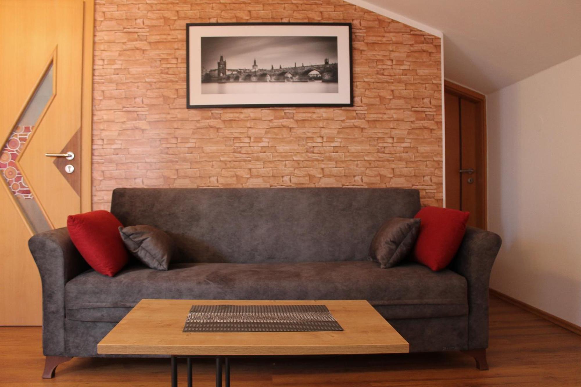 Apartmani Mladenka Малинска Экстерьер фото